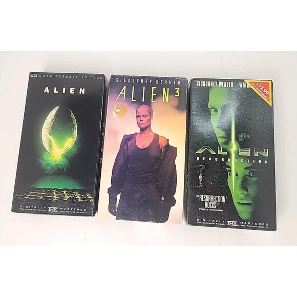 VHS Alien 1, 3 & Resurrection Horror Lot Sci-fi Videos Vintage 1990s - Picture 1 of 14